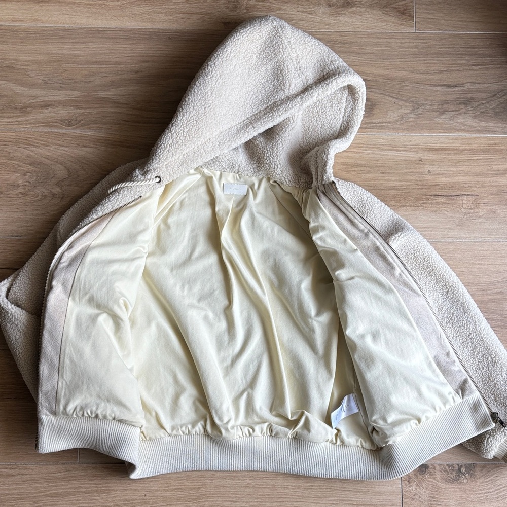 MOTHER Women’s Cream Teddy/ Sherpa Zip Hoodie - Picture 4 of 7